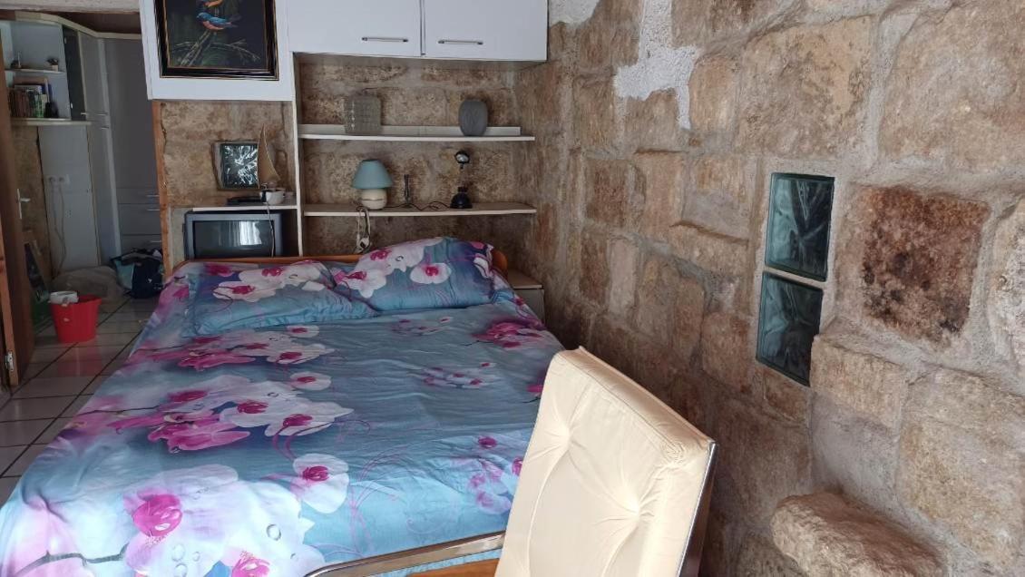 Appartement Chaleureux Dans Une Maison En Pierre Mireval Exteriér fotografie